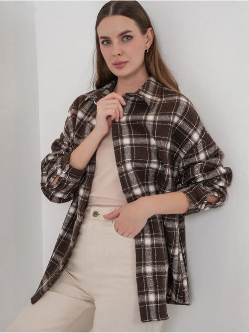 Camisa con doble bolsillo y estampado a cuadros bdart - Kiabi Camisa con doble bolsillo y estampado a cuadros bdart - Kiabi