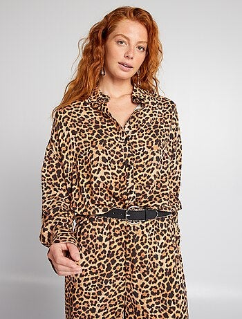 Camisa con estampado de leopardo