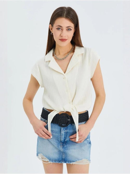 Camisa corta con detalle de lazo mixray - Kiabi Camisa corta con detalle de lazo mixray - Kiabi