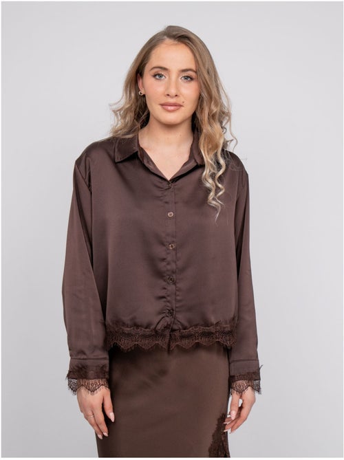 Camisa corta de satén ribeteada de encaje olenka - Kiabi Camisa corta de satén ribeteada de encaje olenka - Kiabi