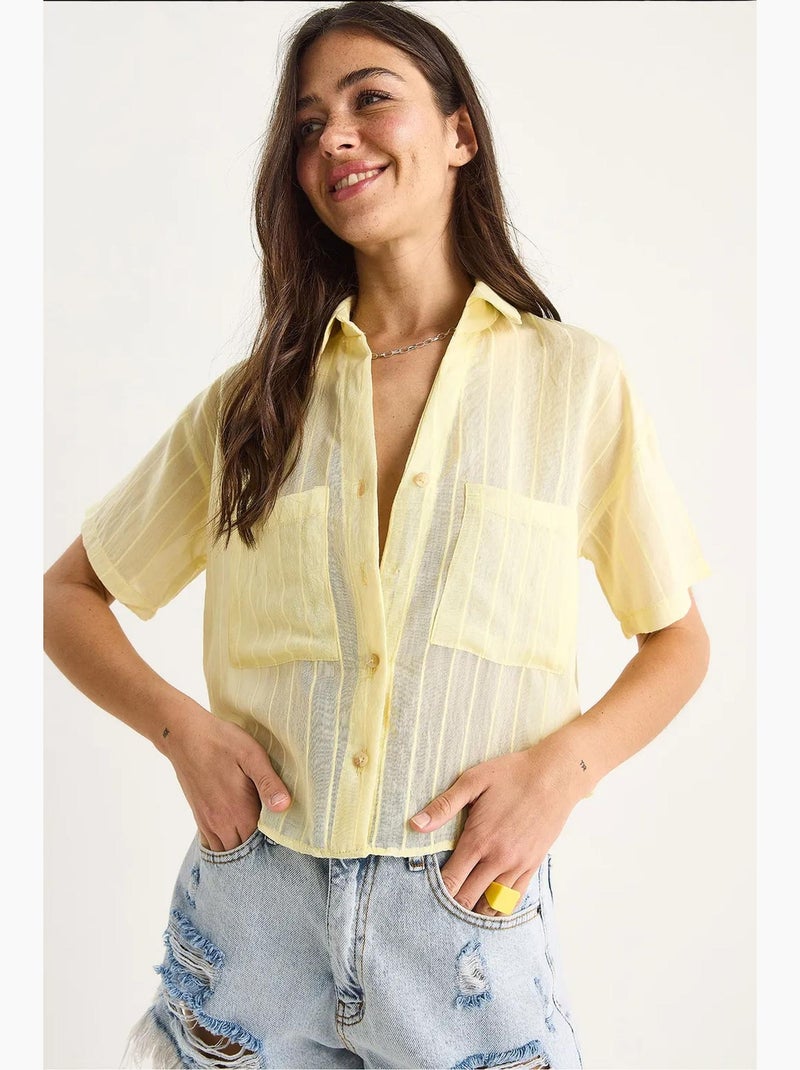 Camisa corta de viscosa con rayas del mismo color y detalle de doble bolsillo lucci Amarillo limón - Kiabi