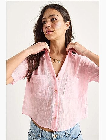 Camisa corta de viscosa con rayas del mismo color y detalle de doble bolsillo lucci