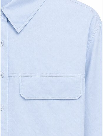 Camisa corta holgada con cierre de botones y bolsillo mixray