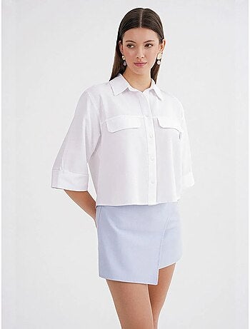 Camisa corta holgada con cierre de botones y bolsillo mixray