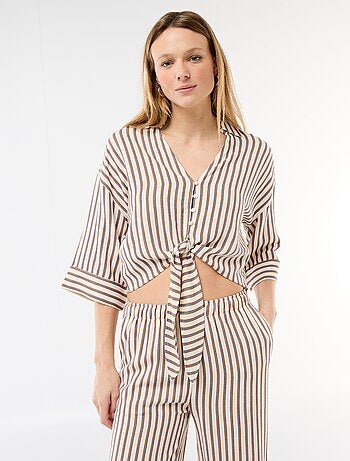 Camisa corta oversize anudada