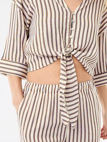 Camisa corta oversize anudada