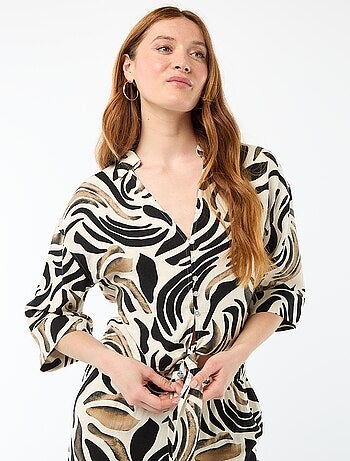 Camisa corta oversize anudada