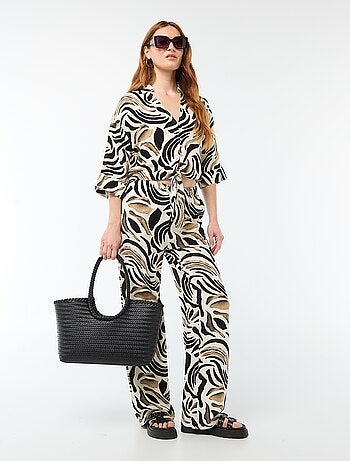 Camisa corta oversize anudada