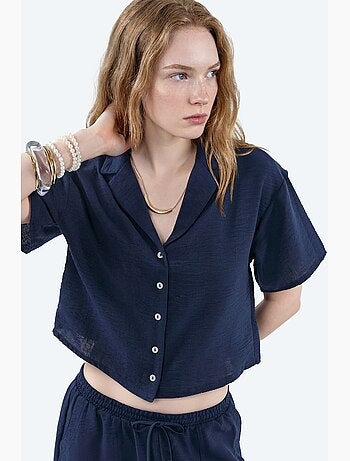 Camisa corta texturizada con cierre de botones busem