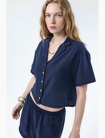 Camisa corta texturizada con cierre de botones busem