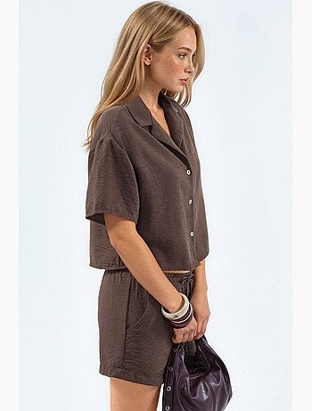 Camisa corta texturizada con cierre de botones busem