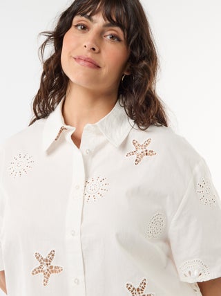 Camisa de algodón con motivos calados