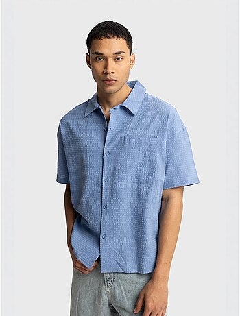 Camisa de algodón texturizado con botones y bolsillo giesto