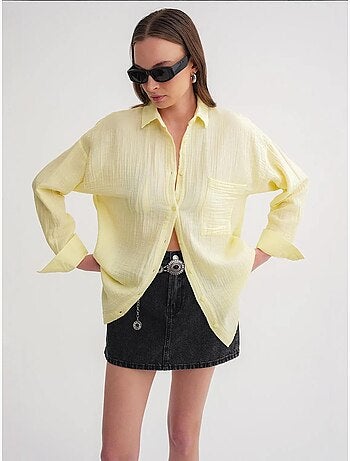 Camisa de algodón texturizado con botones y bolsillo mixray