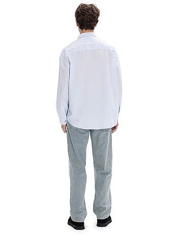 Camisa de bolsillo con cuello abotonado y corte regular giesto
