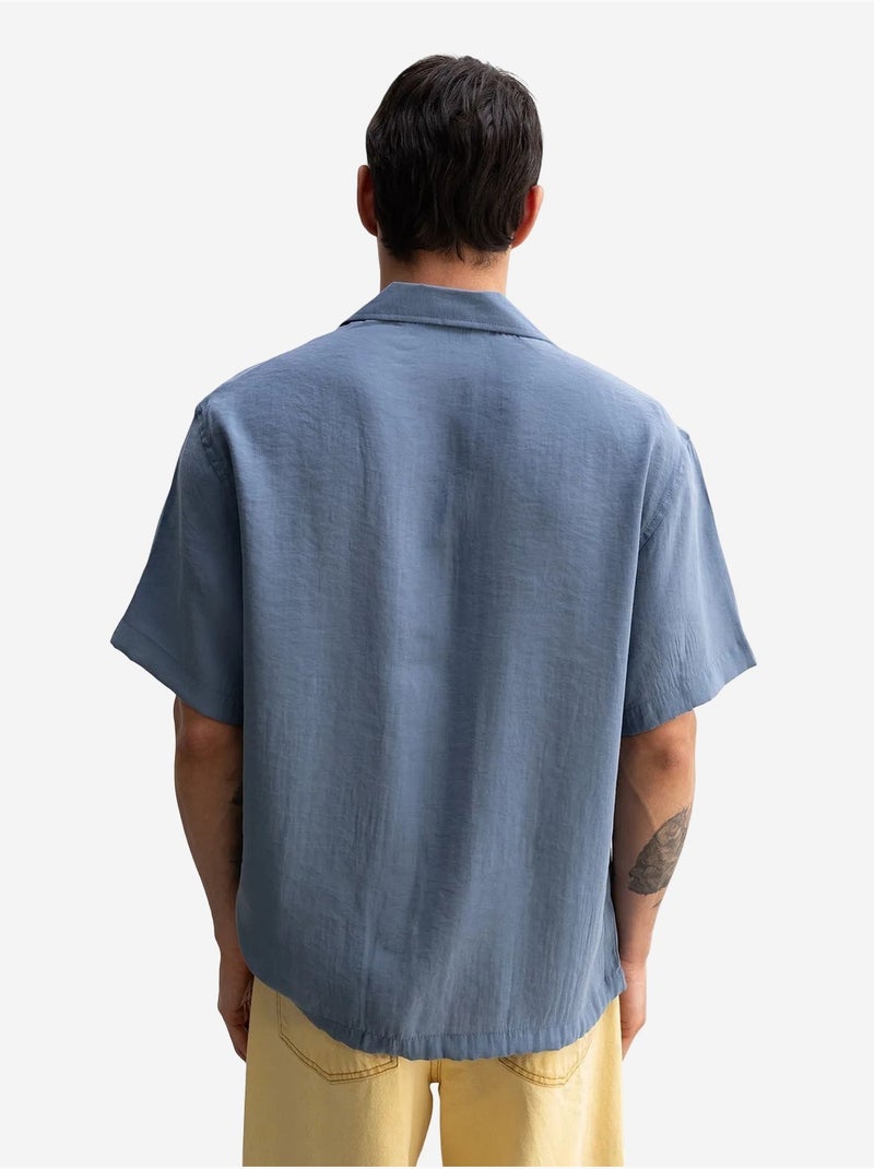 Camisa de crepé con detalle de lazada de corte relajado para hombre giesto Azul zafiro - Kiabi