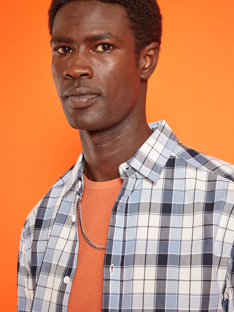 camisa azul cuadros corbata