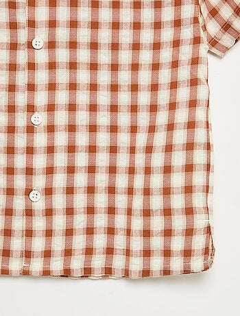 Camisa de cuadros y de manga corta