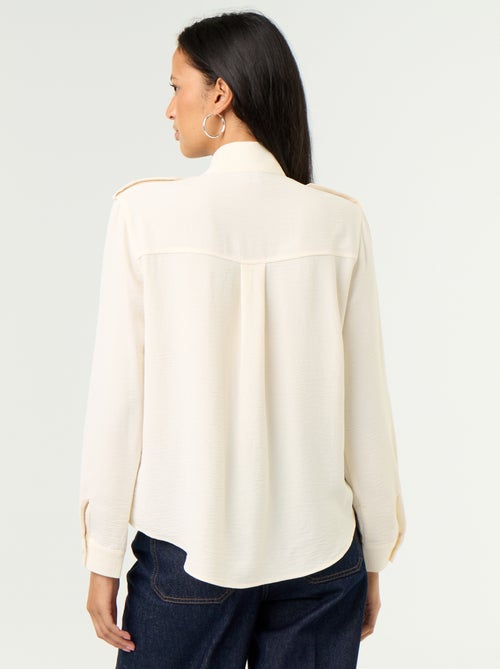 Camisa de cuello alto y canesú en los hombros - Kiabi Camisa de cuello alto y canesú en los hombros - Kiabi
