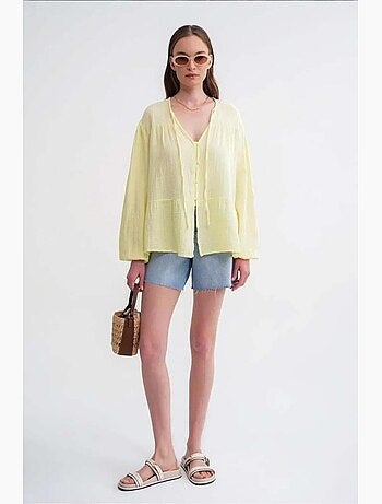 Camisa de cuello redondo con mangas tres cuartos y detalle de ribete de seersucker de mixray
