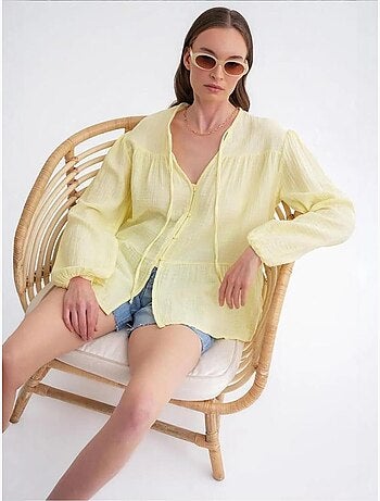 Camisa de cuello redondo con mangas tres cuartos y detalle de ribete de seersucker de mixray