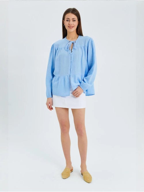 Camisa de cuello redondo con mangas tres cuartos y detalle de ribete de seersucker de mixray - Kiabi Camisa de cuello redondo con mangas tres cuartos y detalle de ribete de seersucker de mixray - Kiabi