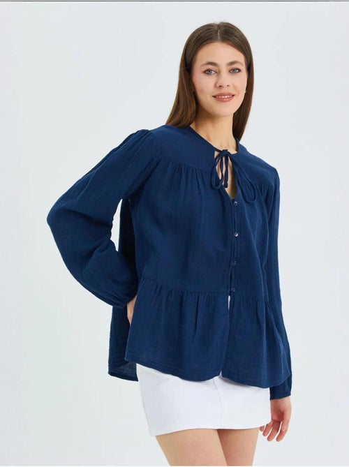 Camisa de cuello redondo con mangas tres cuartos y detalle de ribete de seersucker de mixray - Kiabi Camisa de cuello redondo con mangas tres cuartos y detalle de ribete de seersucker de mixray - Kiabi