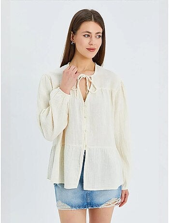 Camisa de cuello redondo con mangas tres cuartos y detalle de ribete de seersucker de mixray