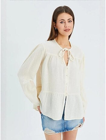 Camisa de cuello redondo con mangas tres cuartos y detalle de ribete de seersucker de mixray