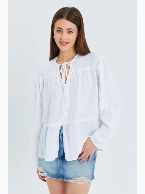 Camisa de cuello redondo con mangas tres cuartos y detalle de ribete de seersucker de mixray - Kiabi Camisa de cuello redondo con mangas tres cuartos y detalle de ribete de seersucker de mixray - Kiabi