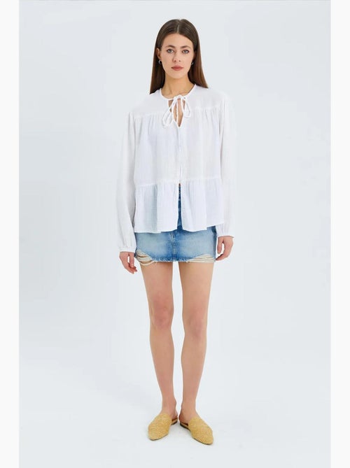Camisa de cuello redondo con mangas tres cuartos y detalle de ribete de seersucker de mixray - Kiabi Camisa de cuello redondo con mangas tres cuartos y detalle de ribete de seersucker de mixray - Kiabi