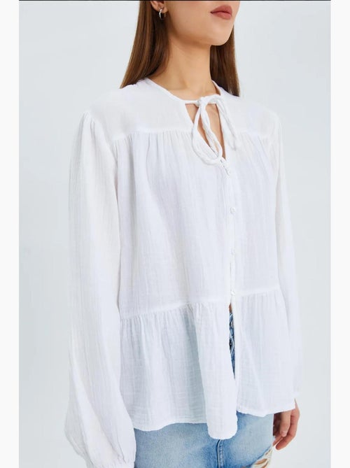 Camisa de cuello redondo con mangas tres cuartos y detalle de ribete de seersucker de mixray - Kiabi Camisa de cuello redondo con mangas tres cuartos y detalle de ribete de seersucker de mixray - Kiabi