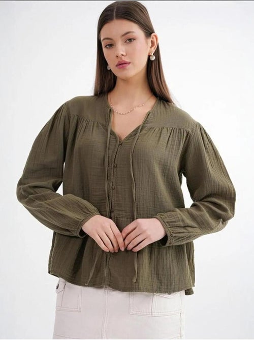 Camisa de cuello redondo con mangas tres cuartos y detalle de ribete de seersucker de mixray - Kiabi Camisa de cuello redondo con mangas tres cuartos y detalle de ribete de seersucker de mixray - Kiabi