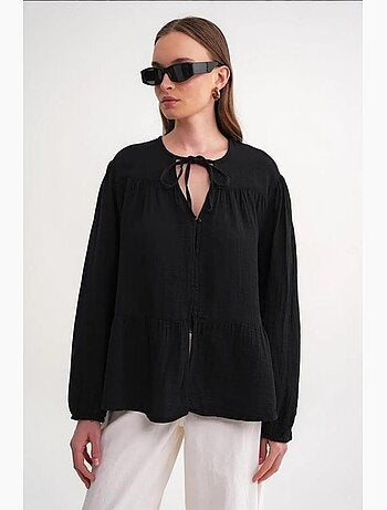 Camisa de cuello redondo con mangas tres cuartos y detalle de ribete de seersucker de mixray