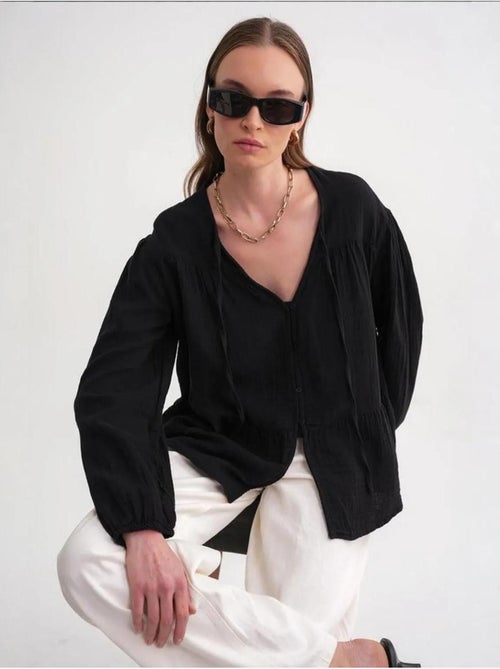 Camisa de cuello redondo con mangas tres cuartos y detalle de ribete de seersucker de mixray - Kiabi Camisa de cuello redondo con mangas tres cuartos y detalle de ribete de seersucker de mixray - Kiabi