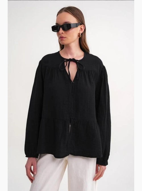 Camisa de cuello redondo con mangas tres cuartos y detalle de ribete de seersucker de mixray - Kiabi Camisa de cuello redondo con mangas tres cuartos y detalle de ribete de seersucker de mixray - Kiabi