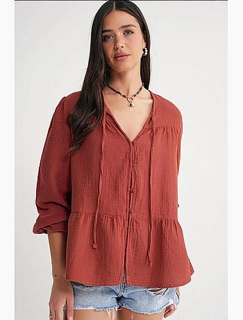Camisa de cuello redondo con mangas tres cuartos y detalle de ribete de seersucker de mixray