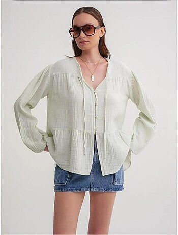 Camisa de cuello redondo con mangas tres cuartos y detalle de ribete de seersucker de mixray