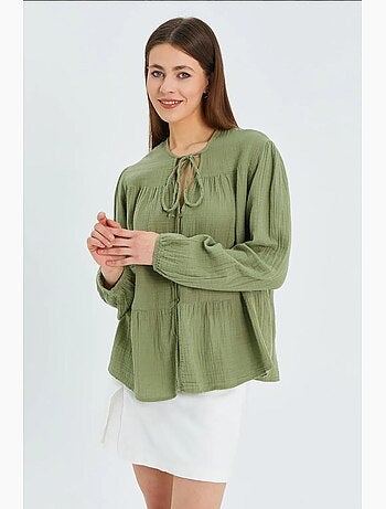 Camisa de cuello redondo con mangas tres cuartos y detalle de ribete de seersucker de mixray