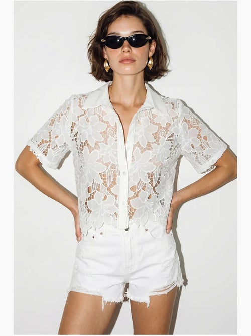 Camisa de encaje floral con botones en la parte delantera lucci - Kiabi Camisa de encaje floral con botones en la parte delantera lucci - Kiabi