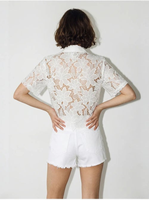 Camisa de encaje floral con botones en la parte delantera lucci - Kiabi Camisa de encaje floral con botones en la parte delantera lucci - Kiabi