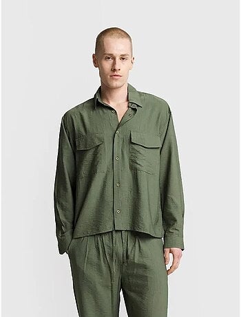 Camisa de gabardina de manga larga con botones y bolsillo giesto