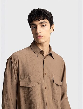 Camisa de gabardina de manga larga con botones y bolsillo giesto