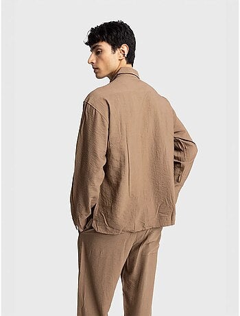 Camisa de gabardina de manga larga con botones y bolsillo giesto