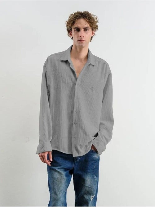 Camisa de gabardina texturizada extragrande con cierre de botones giesto - Kiabi Camisa de gabardina texturizada extragrande con cierre de botones giesto - Kiabi