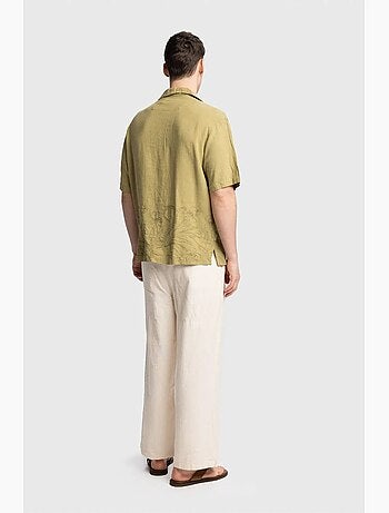 Camisa de lino bordada de manga corta con cuello abierto giesto