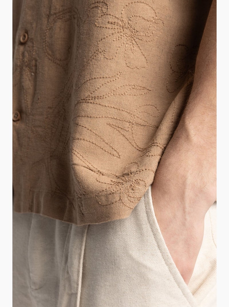 Camisa de lino bordada de manga corta con cuello abierto giesto Greige - Kiabi
