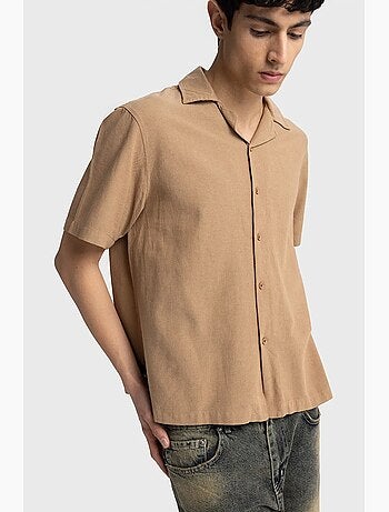 Camisa de lino con cuello abierto y botones de corte regular de giesto