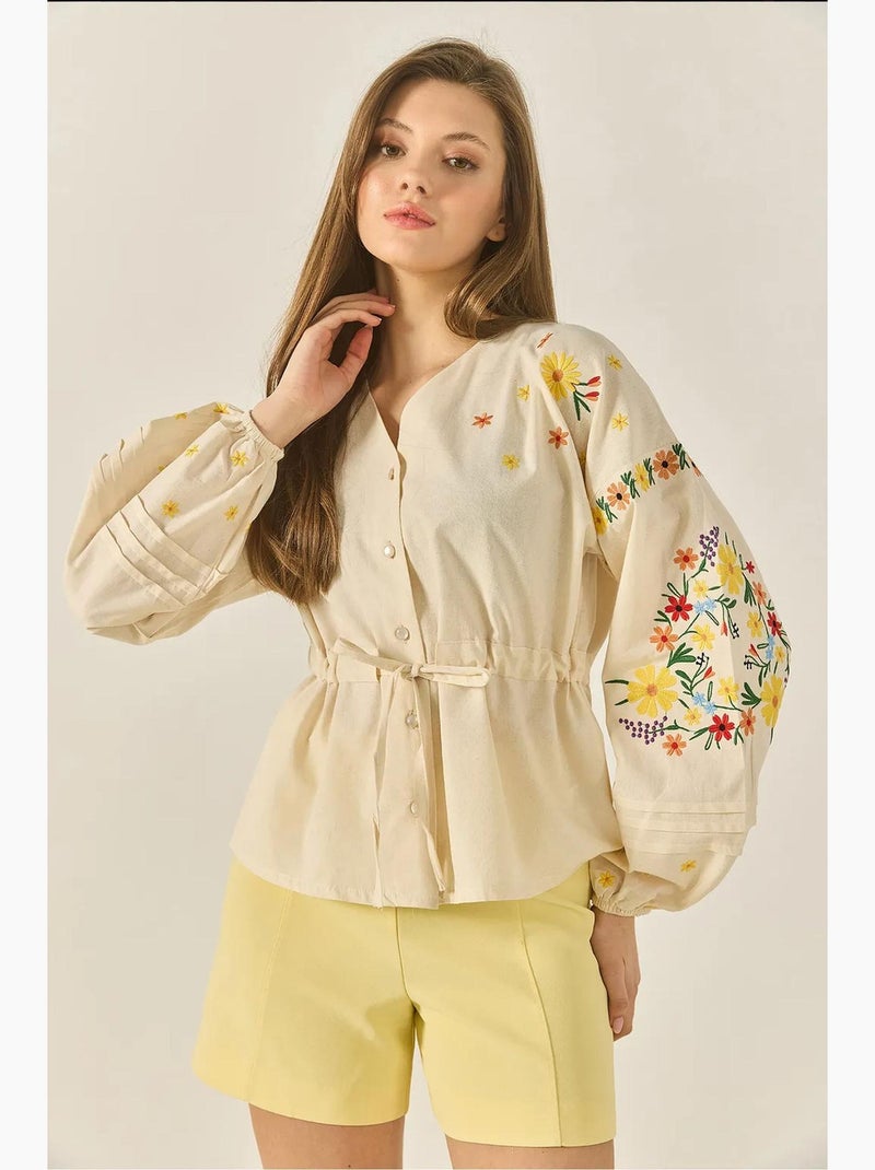 Camisa de lino con cuello en v, cinturón bordado y puños elásticos lucci Beige arcilla - Kiabi