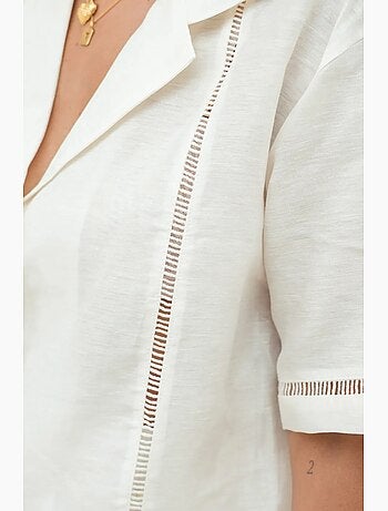 Camisa de lino de manga corta con detalle de abertura hiccup